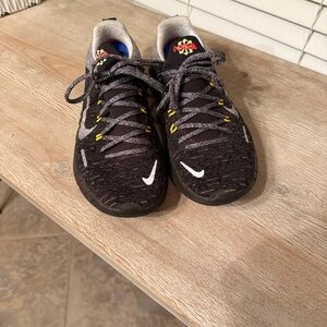 Nike Black and Yellow Lace-Up Athletic Sneakers